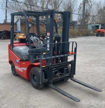 Вилочный погрузчик HELI CPCD18