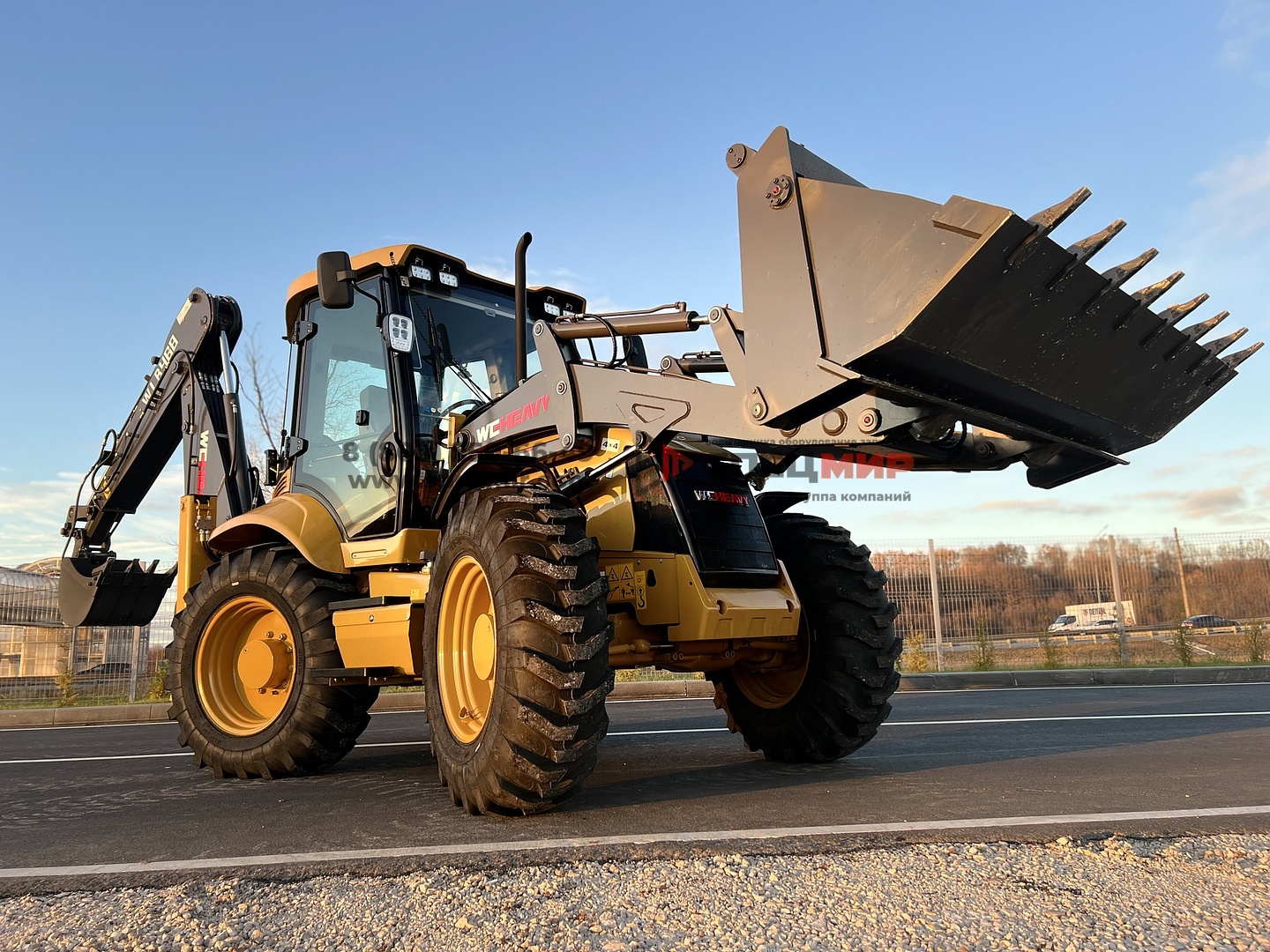 Экскаватор погрузчик WEHEAVY WLB468 (Мосты LOVOL) равновеликие колеса 1