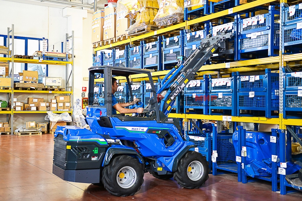 Мини погрузчик MultiOne EZ7 7