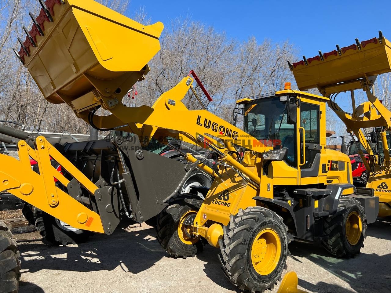 Фронтальный погрузчик  Lugong Т936 3
