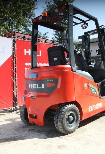 Поставка электропогрузчика  HELI CPD20 GB6LI-H  с кареткой бокового смещения