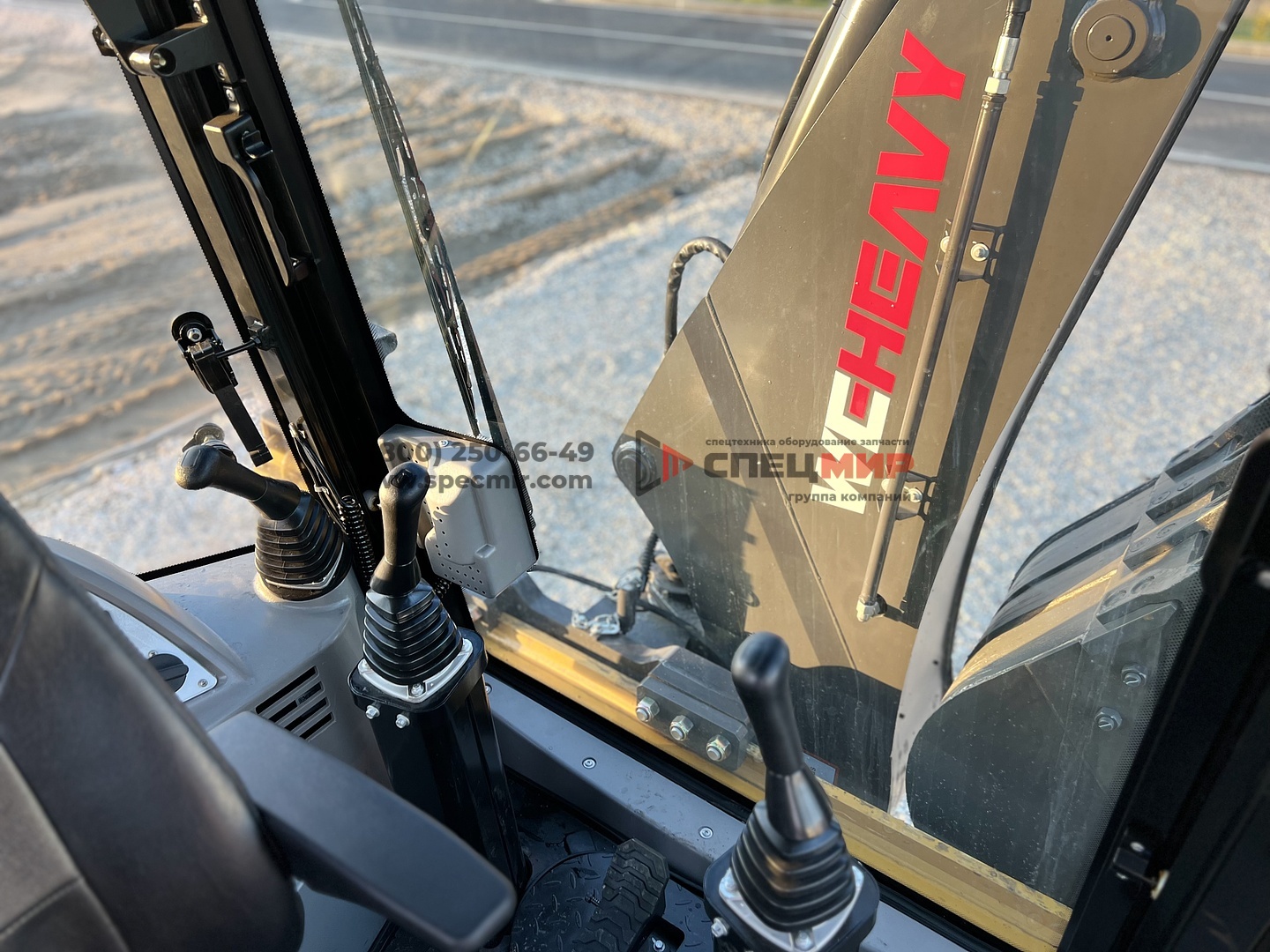 Экскаватор погрузчик WEHEAVY WLB468 (Мосты LOVOL) равновеликие колеса 5