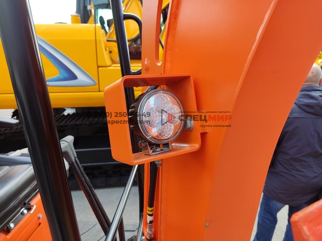 Экскаватор гусеничный LONKING CDM6016 8